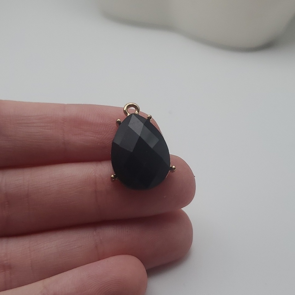 Black faceted‎ gem necklace pendant